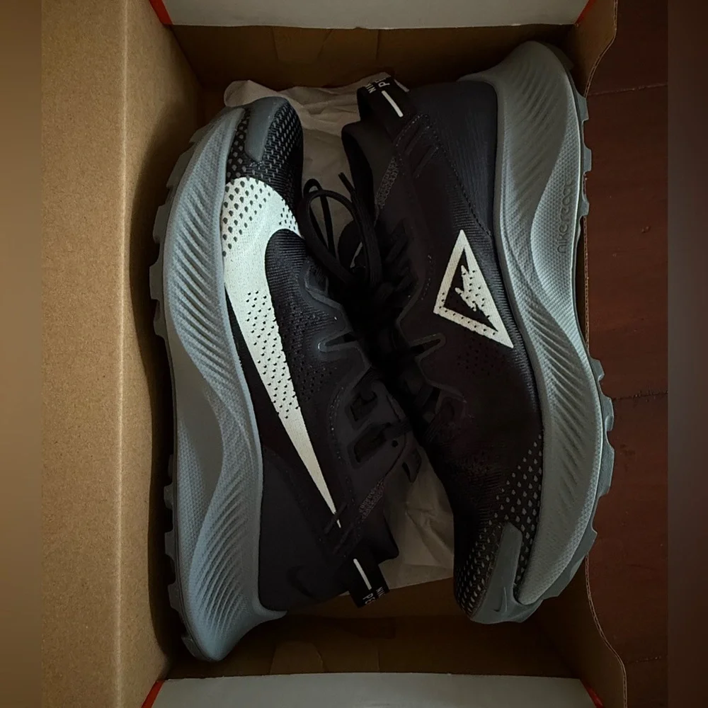 Nike Women’s Pegasus Trail 2 Sneakers - Picture 3 of 11